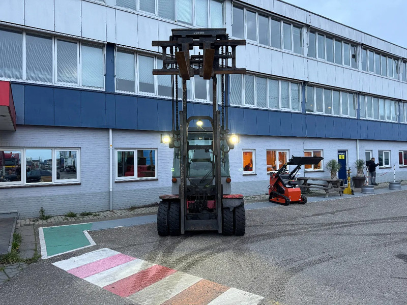 Kalmar DCF 80-9 8000 KG 3500 MM LIFT HEIGHT FORK POSITIONER - Dieselstapler: das Bild 2 Kalmar DCF 80-9 8000 KG 3500 MM LIFT HEIGHT FORK POSITIONER - Dieselstapler: das Bild 2