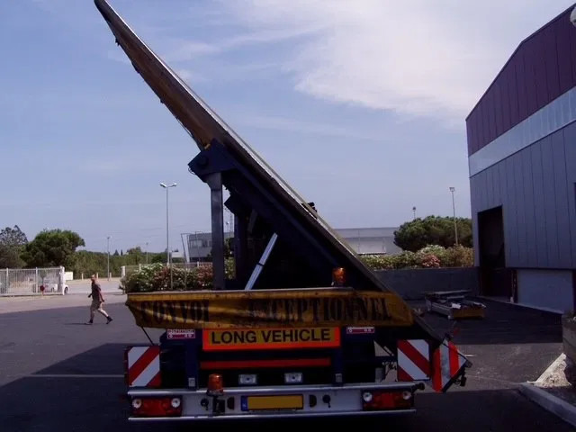 Lecitrailer 3E20 - Pritschenauflieger/ Plattformauflieger: das Bild 2 Lecitrailer 3E20 - Pritschenauflieger/ Plattformauflieger: das Bild 2