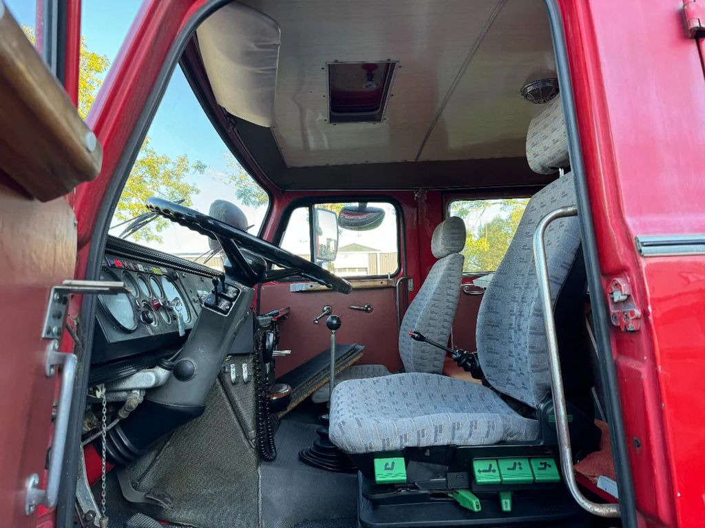 Feuerwehrfahrzeug MAN 13 4X2 FIRE TRUCK: das Bild 12