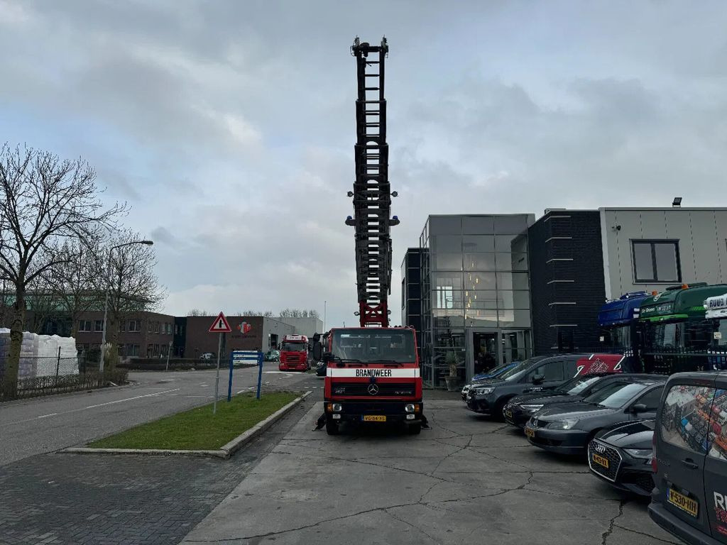 Mercedes-Benz 1120 OF MAGIRUS 24 METER + KORF + SLANGS - Feuerwehrfahrzeug: das Bild 2 Mercedes-Benz 1120 OF MAGIRUS 24 METER + KORF + SLANGS - Feuerwehrfahrzeug: das Bild 2