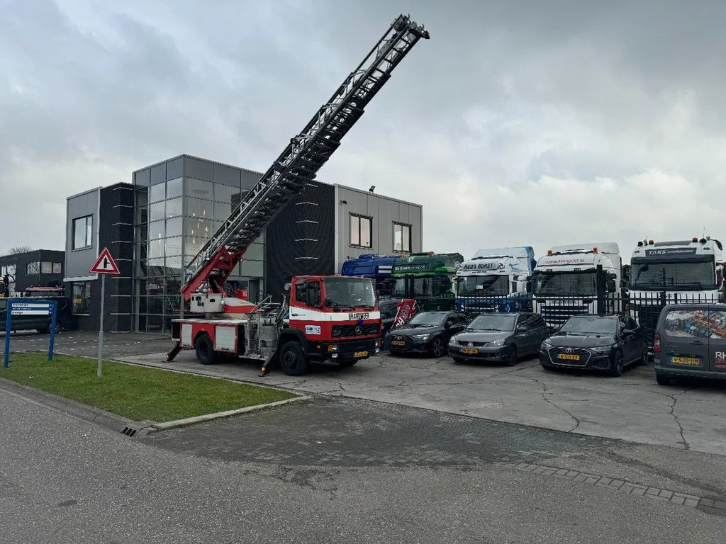 Mercedes-Benz 1120 OF MAGIRUS 24 METER + KORF + SLANGS - Feuerwehrfahrzeug: das Bild 1 Mercedes-Benz 1120 OF MAGIRUS 24 METER + KORF + SLANGS - Feuerwehrfahrzeug: das Bild 1