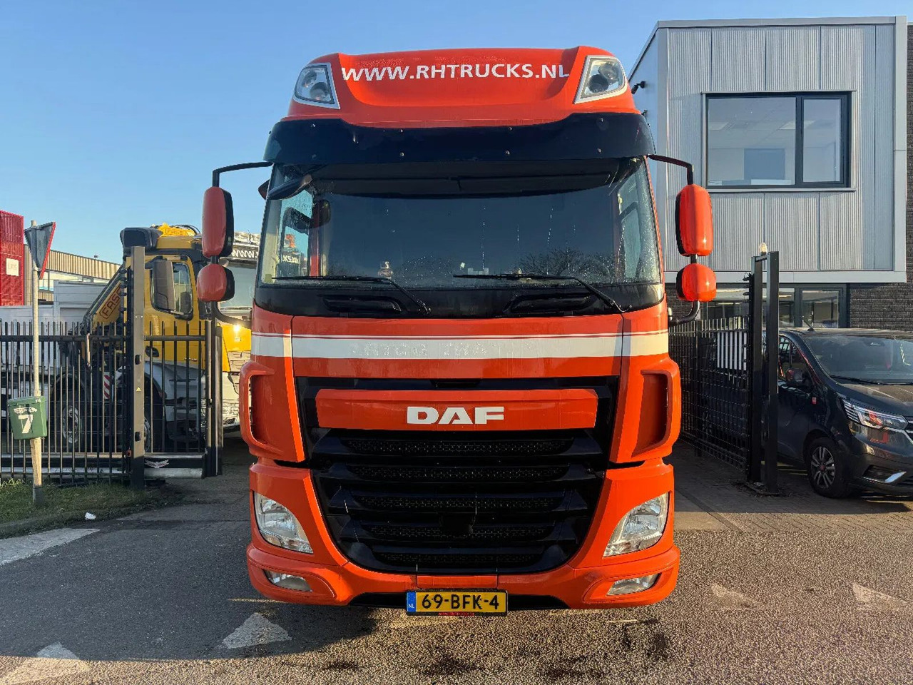 DAF CF 460 6X2 - EURO 6 + LIFT/STEERING AXLE DAF CF 460 6X2 - EURO 6 + LIFT/STEERING AXLE - Sattelzugmaschine: das Bild 2 DAF CF 460 6X2 - EURO 6 + LIFT/STEERING AXLE DAF CF 460 6X2 - EURO 6 + LIFT/STEERING AXLE - Sattelzugmaschine: das Bild 2