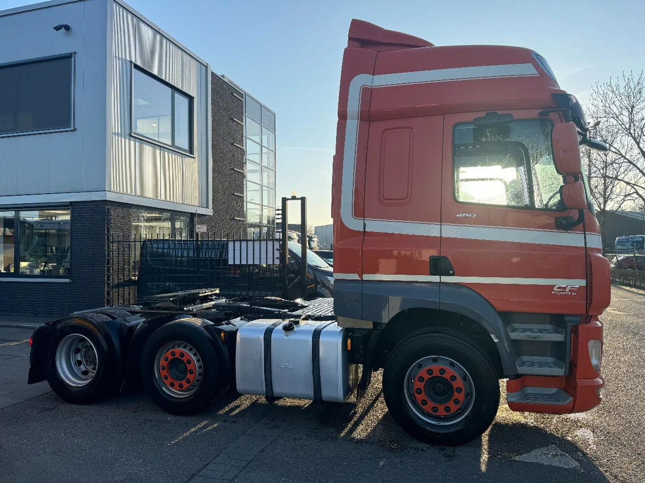 DAF CF 460 6X2 - EURO 6 + LIFT/STEERING AXLE DAF CF 460 6X2 - EURO 6 + LIFT/STEERING AXLE - Sattelzugmaschine: das Bild 4 DAF CF 460 6X2 - EURO 6 + LIFT/STEERING AXLE DAF CF 460 6X2 - EURO 6 + LIFT/STEERING AXLE - Sattelzugmaschine: das Bild 4