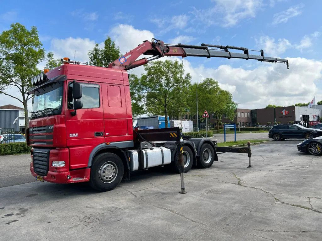 DAF XF 105.460 6X4 EURO 5 + HMF 4220 K6 + REMOTE CON - Sattelzugmaschine: das Bild 1 DAF XF 105.460 6X4 EURO 5 + HMF 4220 K6 + REMOTE CON - Sattelzugmaschine: das Bild 1