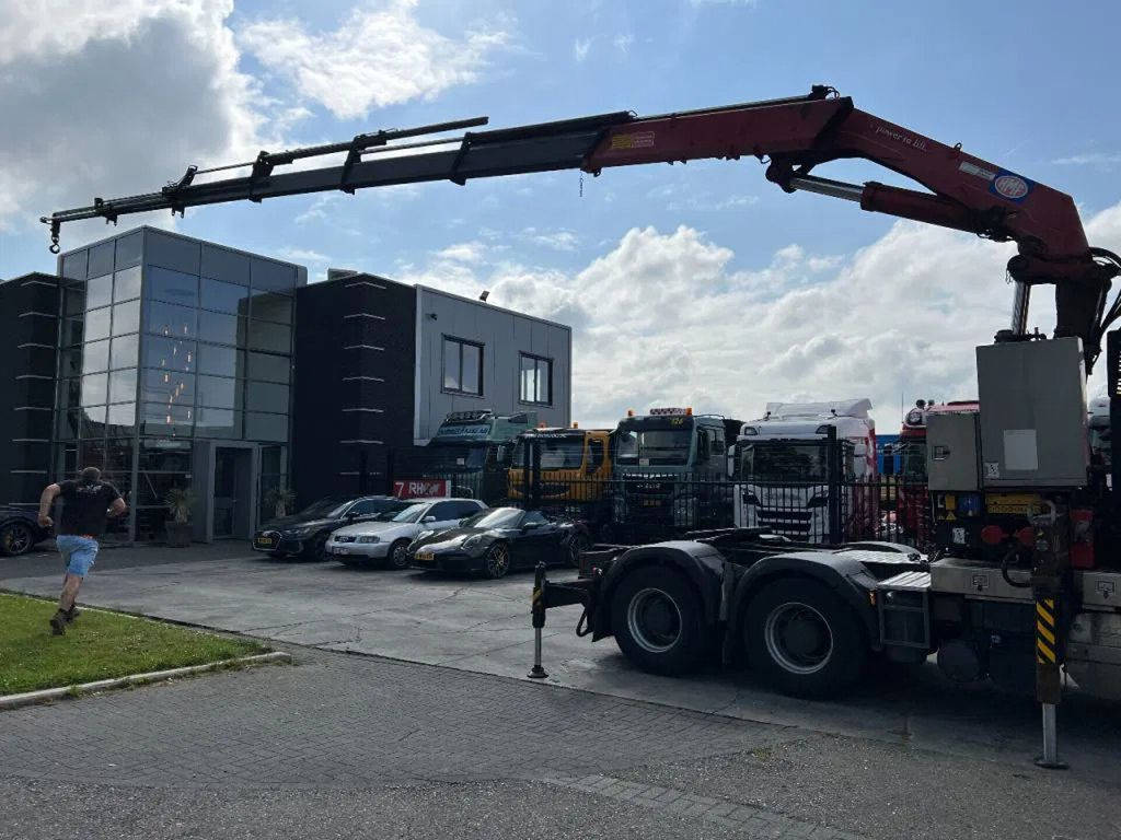 DAF XF 105.460 6X4 EURO 5 + HMF 4220 K6 + REMOTE CON - Sattelzugmaschine: das Bild 4 DAF XF 105.460 6X4 EURO 5 + HMF 4220 K6 + REMOTE CON - Sattelzugmaschine: das Bild 4