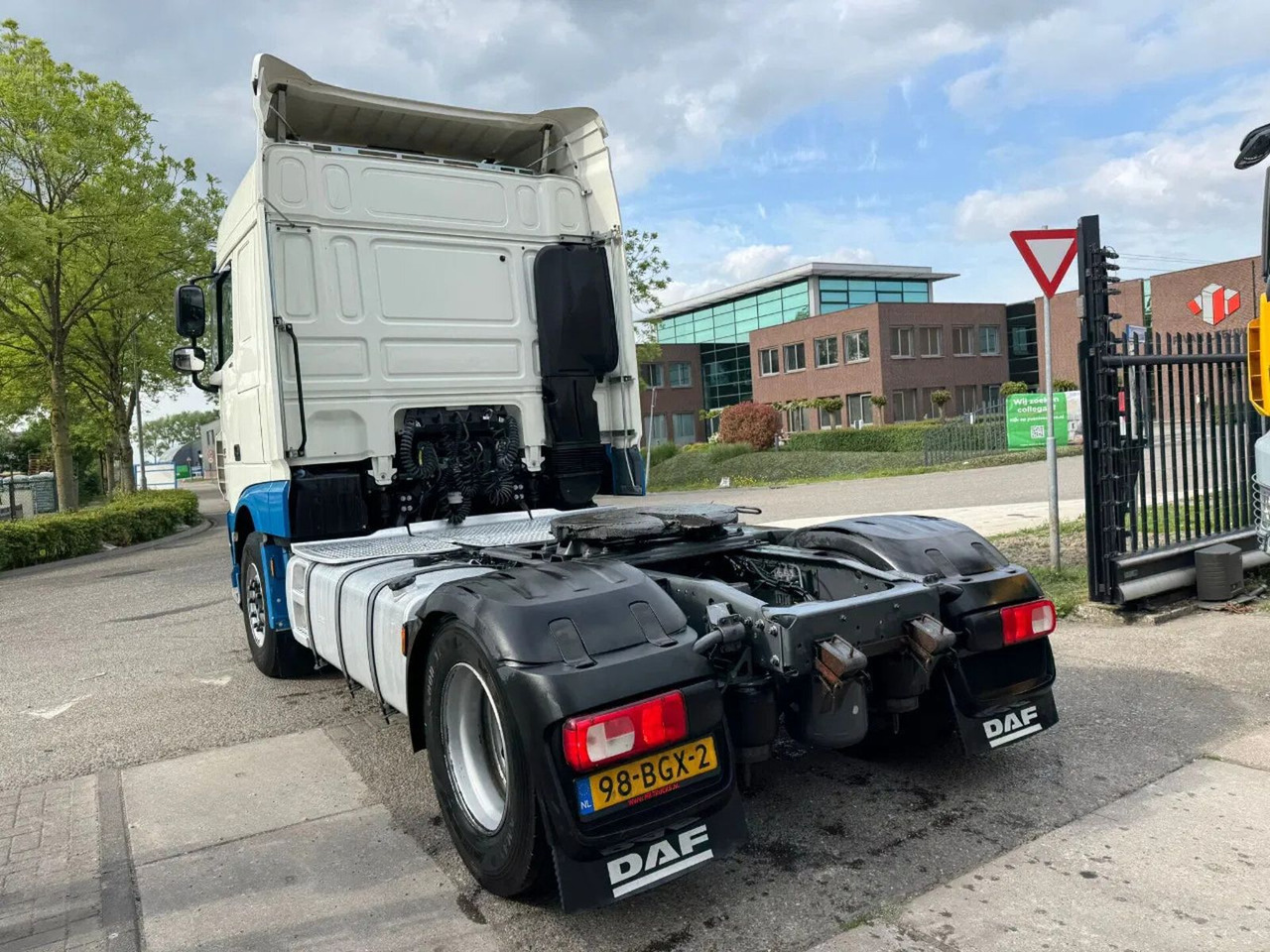 Sattelzugmaschine DAF XF 440 4X2 EURO 6 SPOILERS HOLLAND TRUCK: das Bild 6