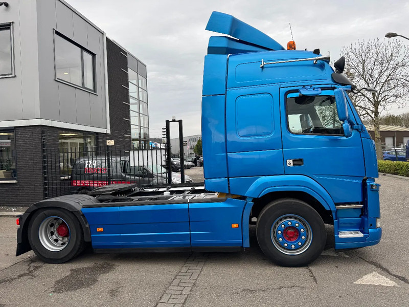 Volvo FM 370 4X2 SPOILERS EURO 6 SKIRTS HOLLAND TRUCK - Sattelzugmaschine: das Bild 4 Volvo FM 370 4X2 SPOILERS EURO 6 SKIRTS HOLLAND TRUCK - Sattelzugmaschine: das Bild 4