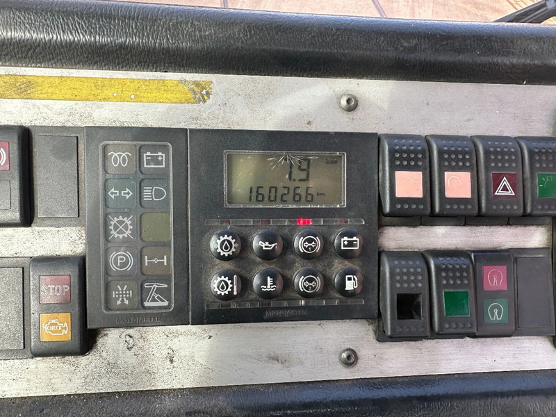 Terminaltraktor Terberg YT 182 MOTOR ROOKT: das Bild 7 Terminaltraktor Terberg YT 182 MOTOR ROOKT: das Bild 7