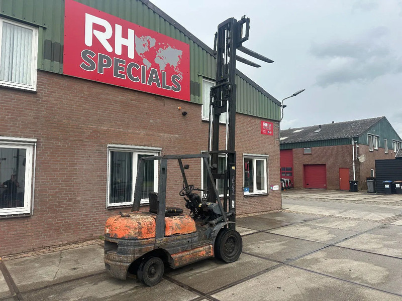 Toyota 6FDF 30 3 TO - Gabelstapler: das Bild 2 Toyota 6FDF 30 3 TO - Gabelstapler: das Bild 2