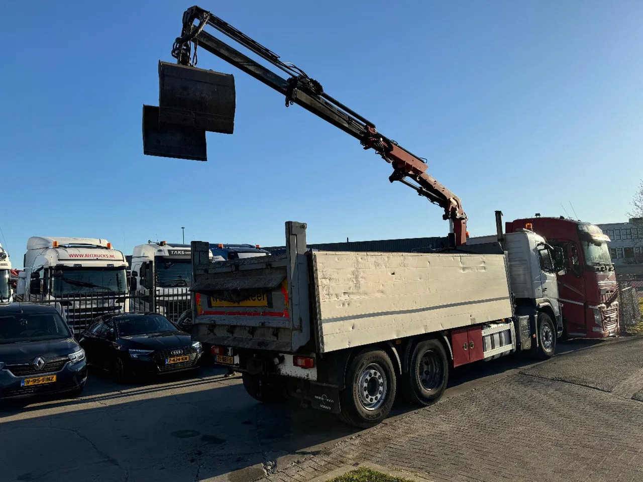 Volvo FM 330 6X2 - EURO 5 + ATLAS 126.3E A2 + REMOTE + - Kipper, Autokran: das Bild 5 Volvo FM 330 6X2 - EURO 5 + ATLAS 126.3E A2 + REMOTE + - Kipper, Autokran: das Bild 5