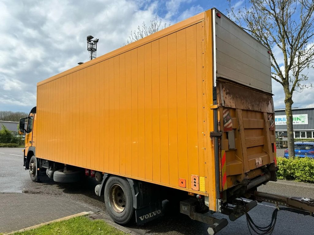 Volvo FM 370 4X2 EURO 6 + CARGOBOX + CARGOLIFT ZEPRO - Koffer LKW: das Bild 5 Volvo FM 370 4X2 EURO 6 + CARGOBOX + CARGOLIFT ZEPRO - Koffer LKW: das Bild 5