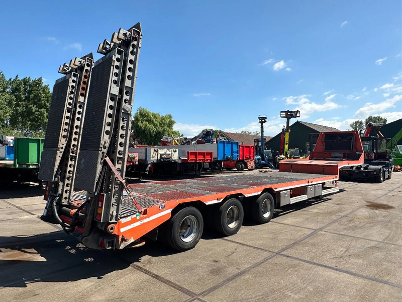 Zanner STL 45, 2 AXLE FORCED STEERING,LIFTING DECK, REMOTE CONTROL, WINCH, DUBBLE HYDRAULIC RAMPS - Tieflader Auflieger: das Bild 3 Zanner STL 45, 2 AXLE FORCED STEERING,LIFTING DECK, REMOTE CONTROL, WINCH, DUBBLE HYDRAULIC RAMPS - Tieflader Auflieger: das Bild 3