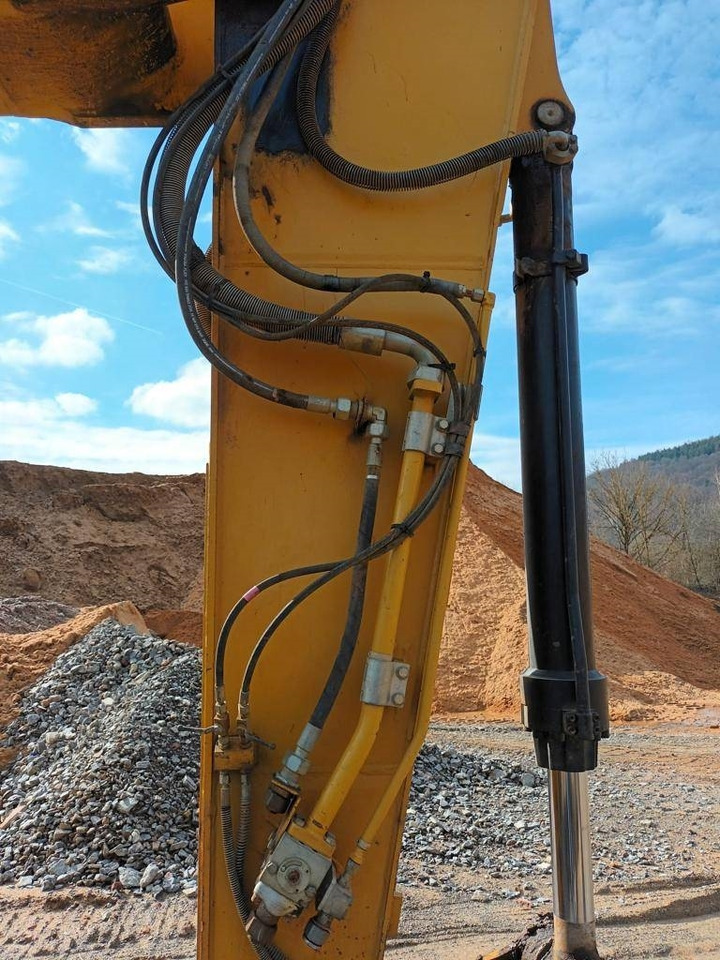 CAT 323 DL - Kettenbagger: das Bild 5 CAT 323 DL - Kettenbagger: das Bild 5