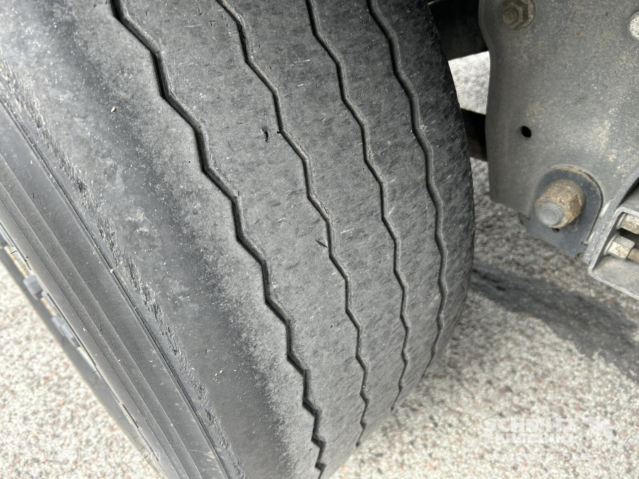 SCHMITZ Curtainsider Standard - Planenauflieger: das Bild 4 SCHMITZ Curtainsider Standard - Planenauflieger: das Bild 4