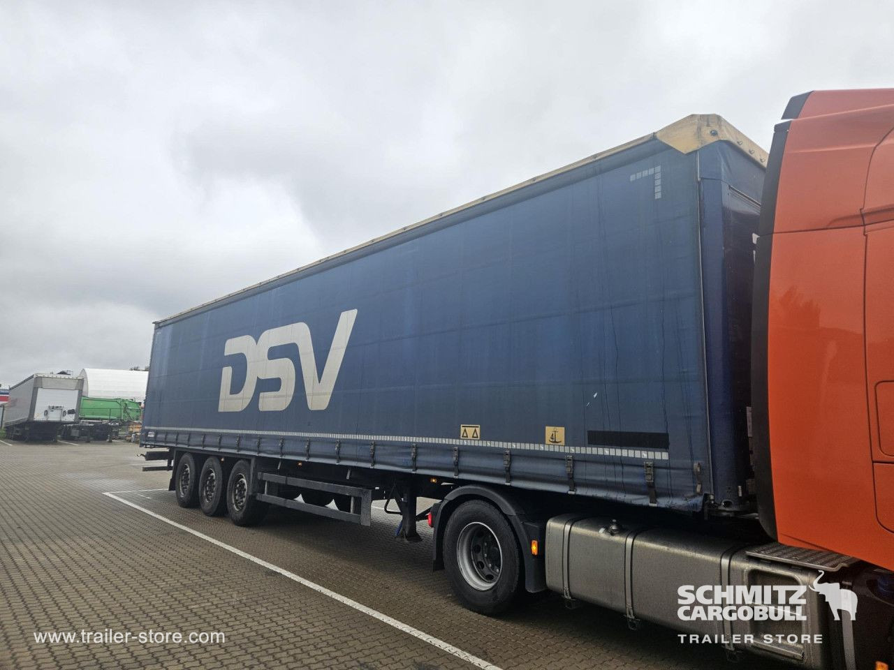SCHMITZ Curtainsider Standard - Planenauflieger: das Bild 4 SCHMITZ Curtainsider Standard - Planenauflieger: das Bild 4