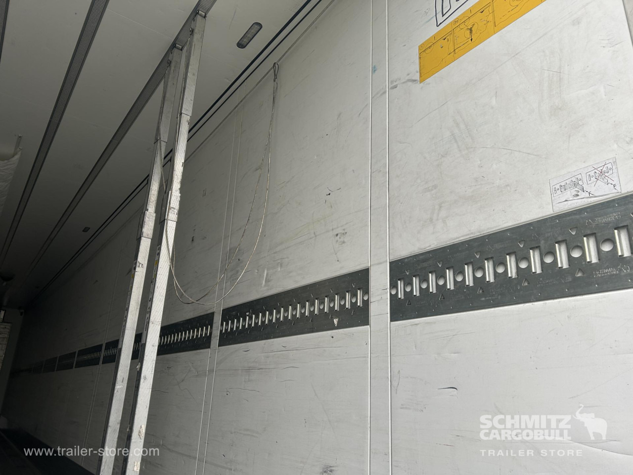 SCHMITZ Reefer Standard - Isotherm Auflieger: das Bild 2 SCHMITZ Reefer Standard - Isotherm Auflieger: das Bild 2