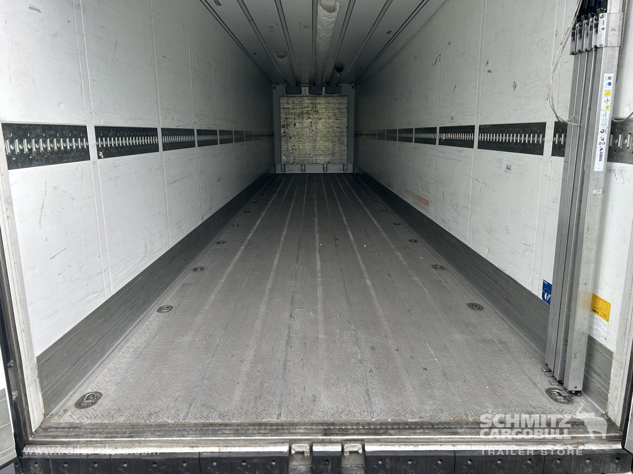 SCHMITZ Reefer Standard - Isotherm Auflieger: das Bild 2 SCHMITZ Reefer Standard - Isotherm Auflieger: das Bild 2