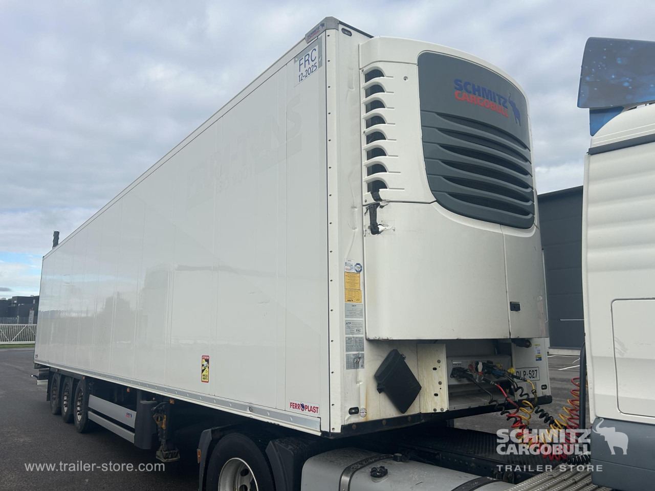 SCHMITZ Reefer Standard - Isotherm Auflieger: das Bild 2 SCHMITZ Reefer Standard - Isotherm Auflieger: das Bild 2