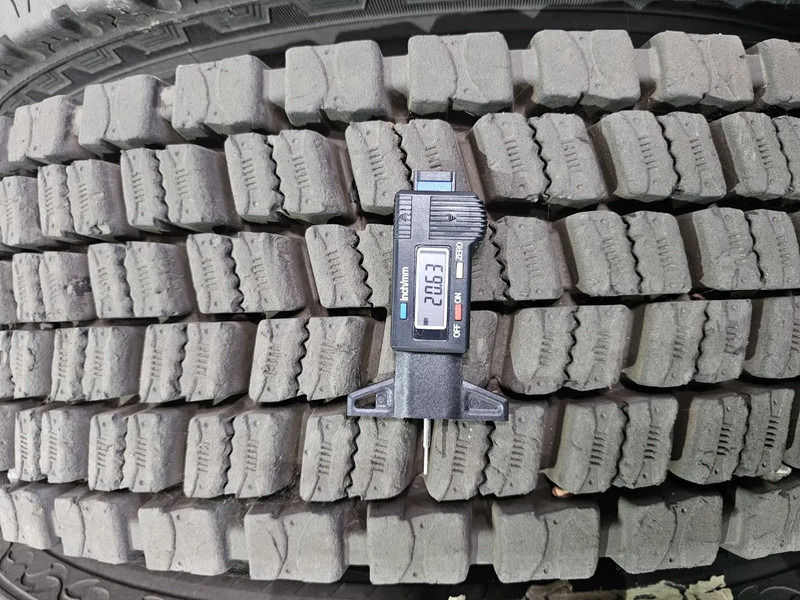 Reifen für LKW Continental 295/80R22.5 - 20mm: das Bild 7 Reifen für LKW Continental 295/80R22.5 - 20mm: das Bild 7