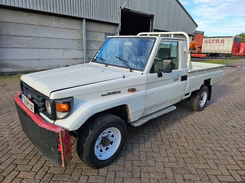 Toyota Land Cruiser LB71MOD - Pick-up: das Bild 1 Toyota Land Cruiser LB71MOD - Pick-up: das Bild 1