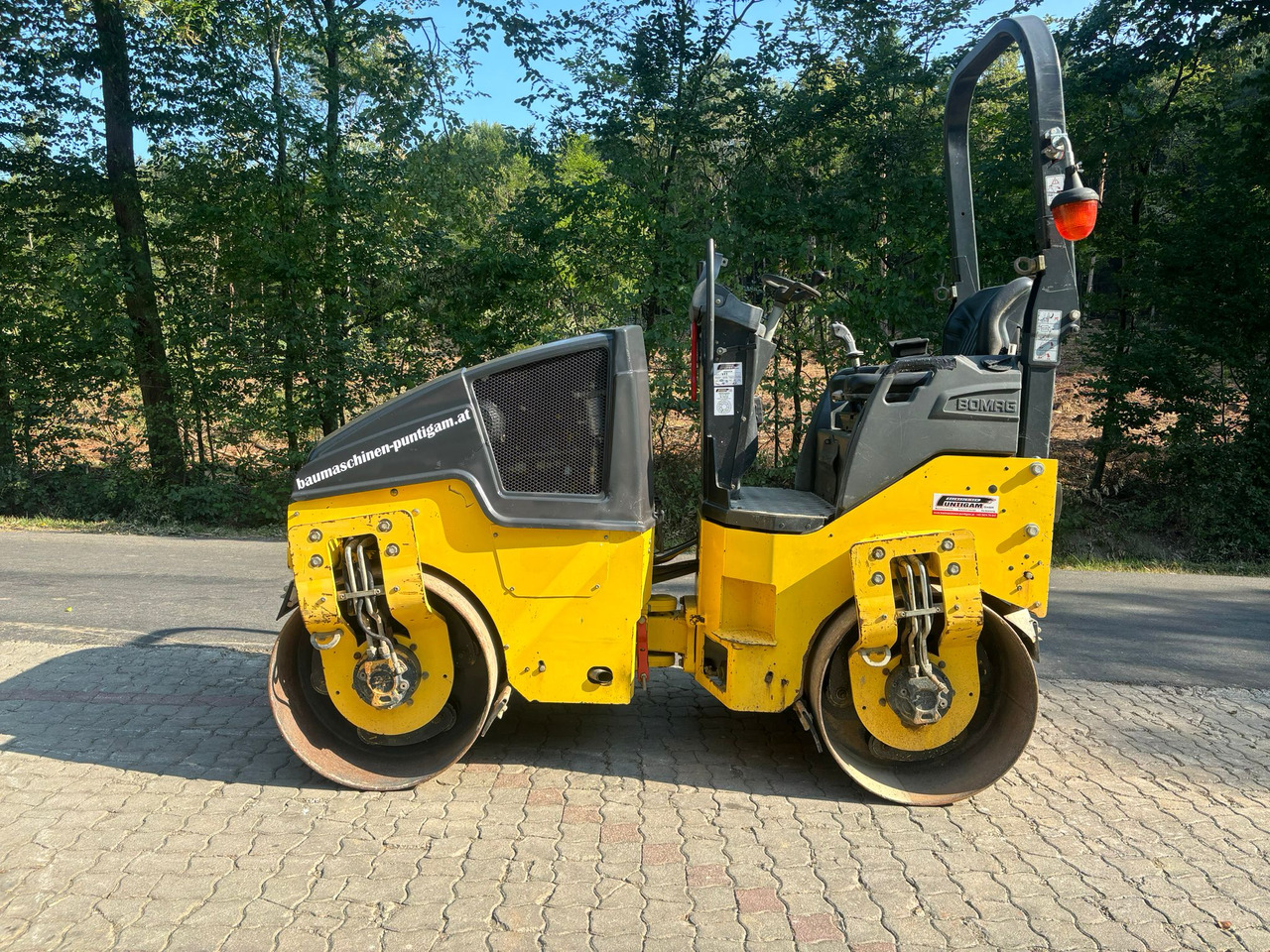BOMAG BW 120 AD-5 - Kleine Walze: das Bild 1 BOMAG BW 120 AD-5 - Kleine Walze: das Bild 1