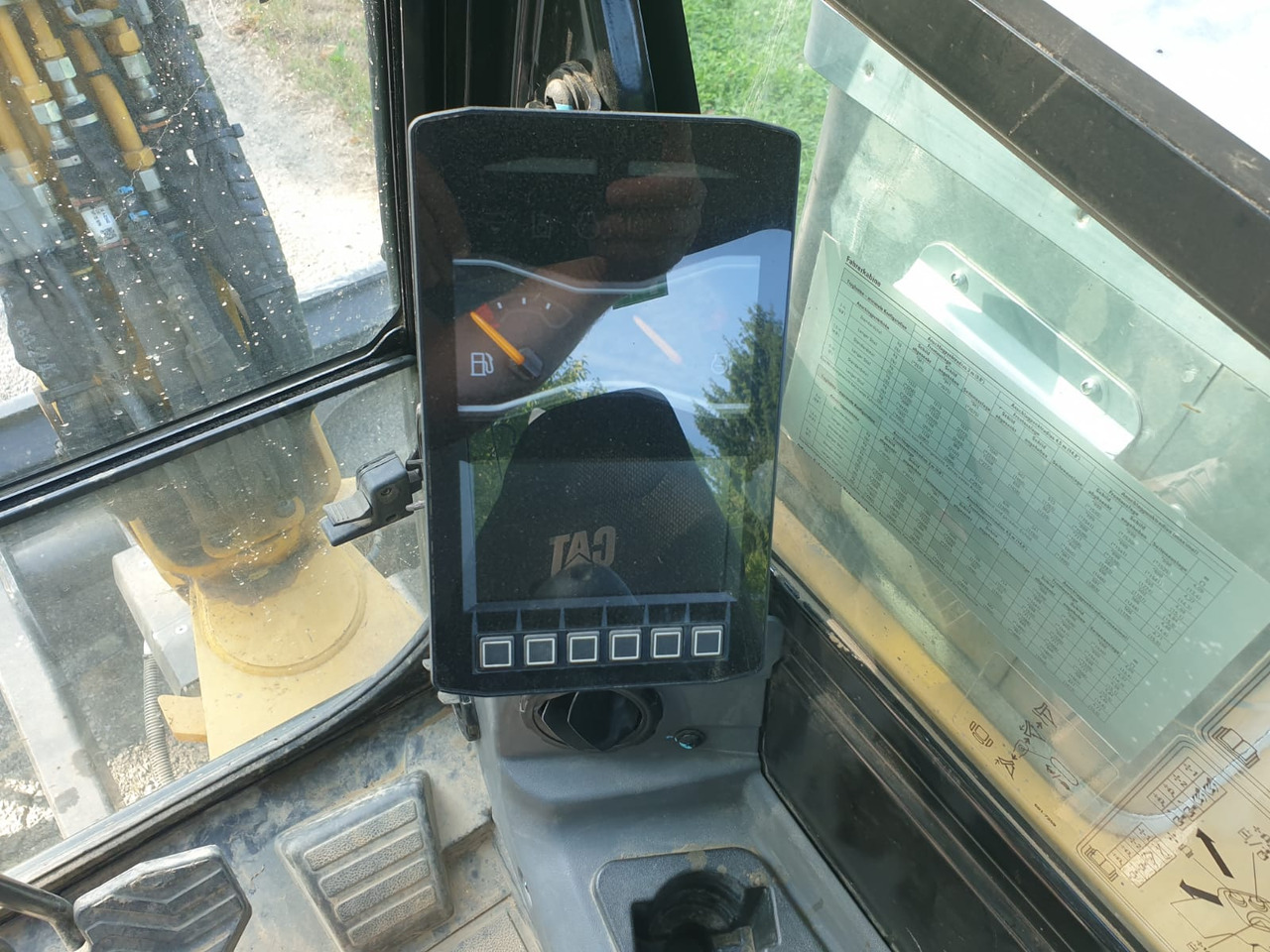 Minibagger CATERPILLAR 304-07: das Bild 19