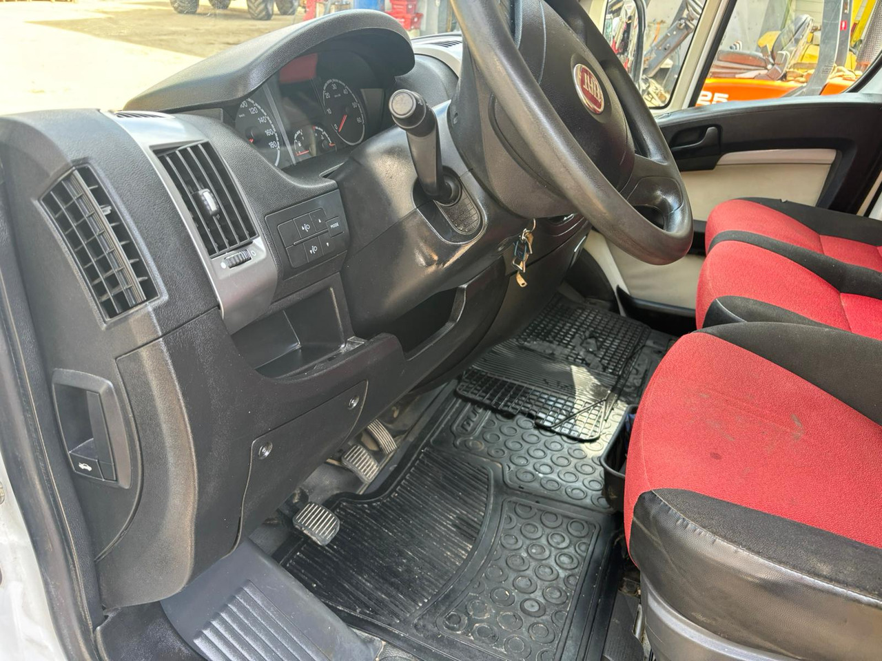 Verkaufsfahrzeug Fiat Ducato Maxi KW 35 L4H3 130 E5 - Motorschaden: das Bild 10