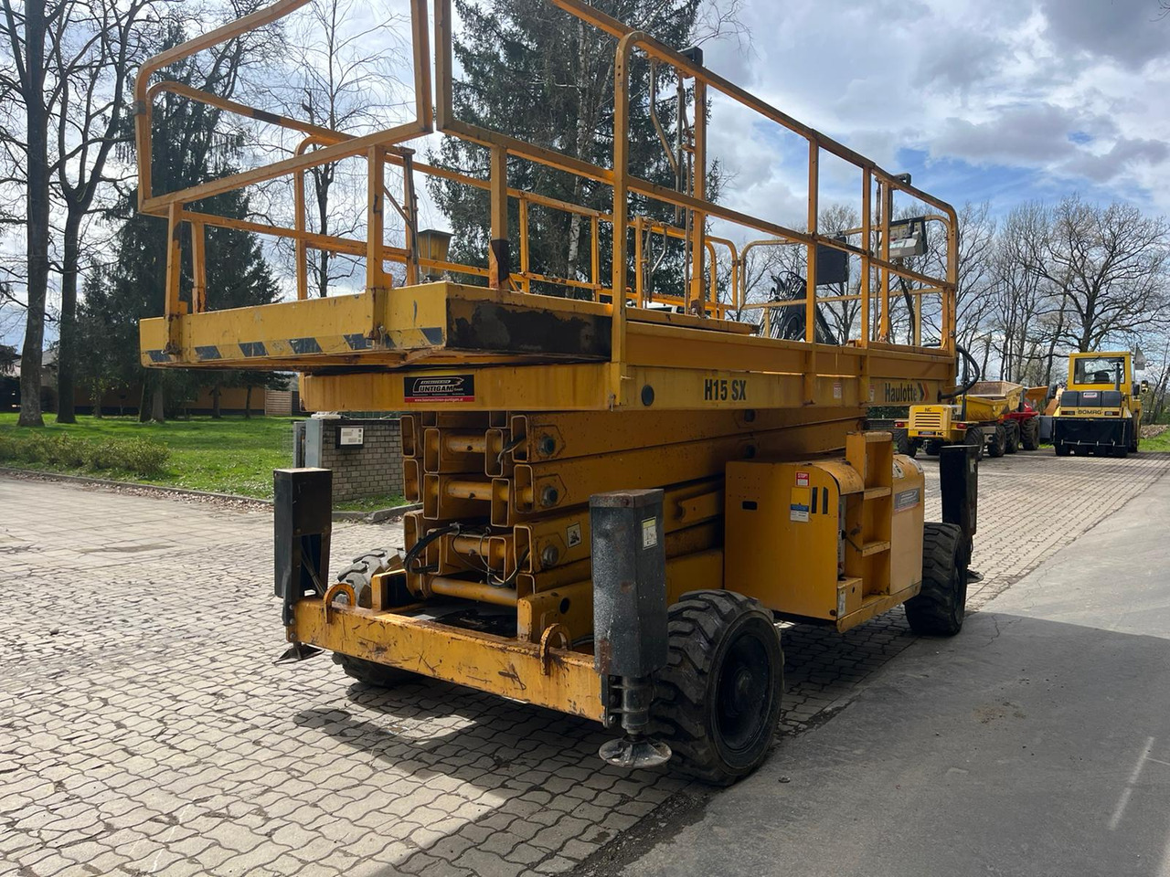 HAULOTTE H 15 SX - Arbeitsbühne: das Bild 5 HAULOTTE H 15 SX - Arbeitsbühne: das Bild 5