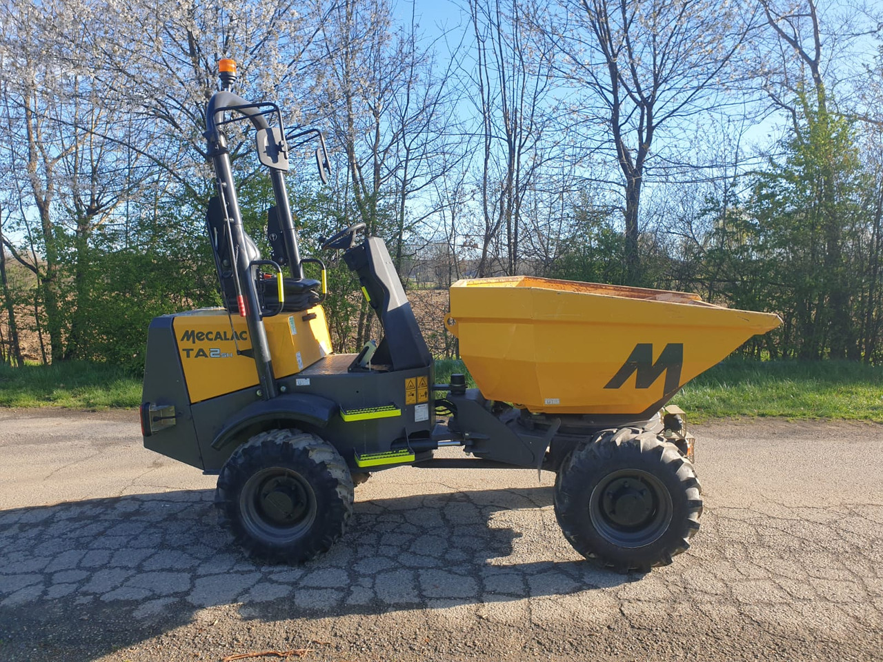 MECALAC TA 2 sh - Muldenkipper/ Dumper: das Bild 3 MECALAC TA 2 sh - Muldenkipper/ Dumper: das Bild 3