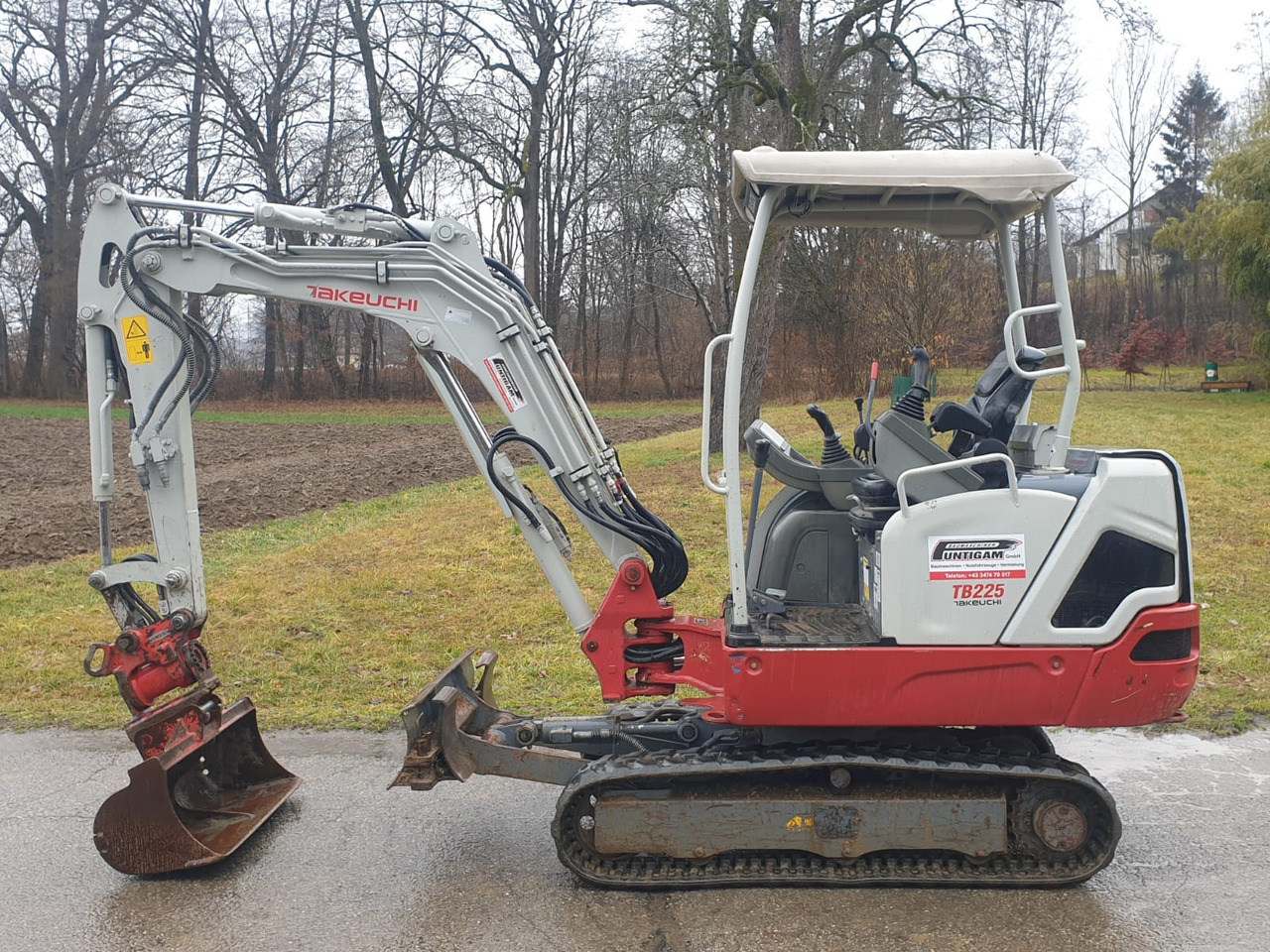 TAKEUCHI TB 225 - Minibagger: das Bild 1 TAKEUCHI TB 225 - Minibagger: das Bild 1