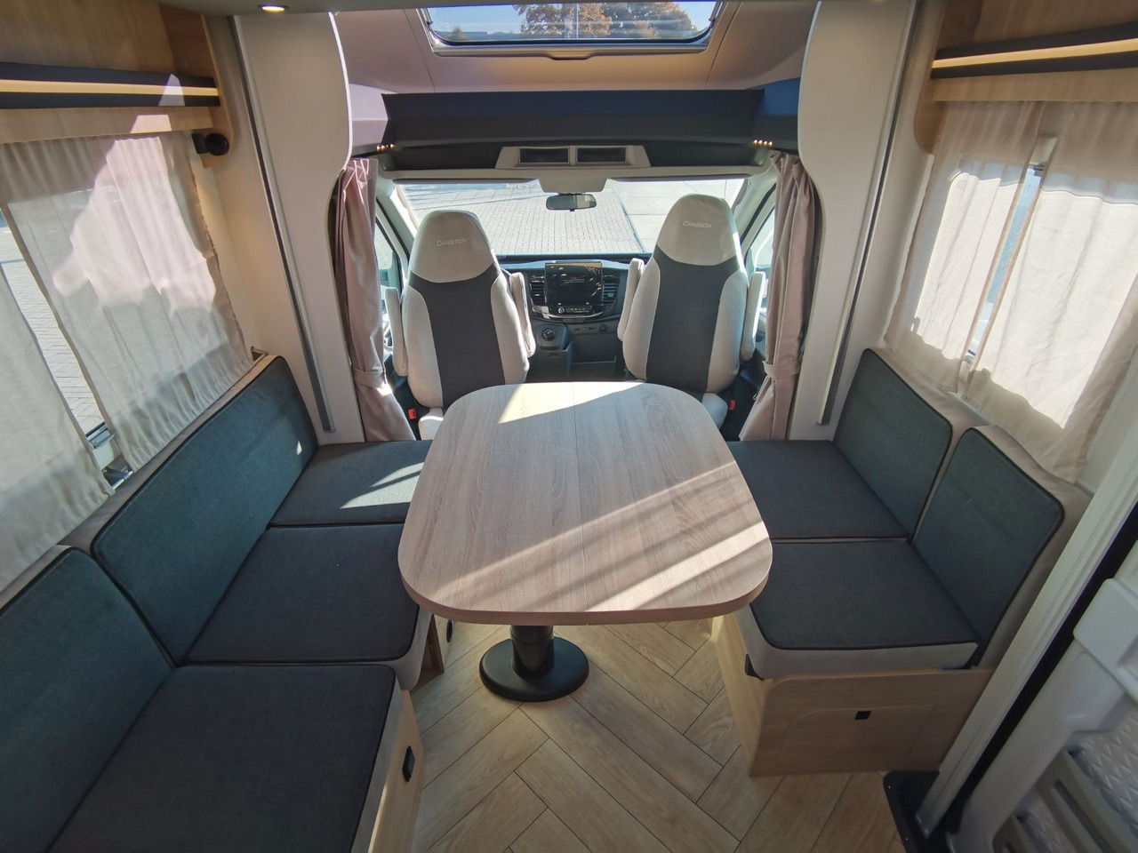 Chausson 650 TITANIUM / - 2026 - / 165PS - 8G. / HUBBETT - Leasing Chausson 650 TITANIUM / - 2026 - / 165PS - 8G. / HUBBETT: das Bild 12
