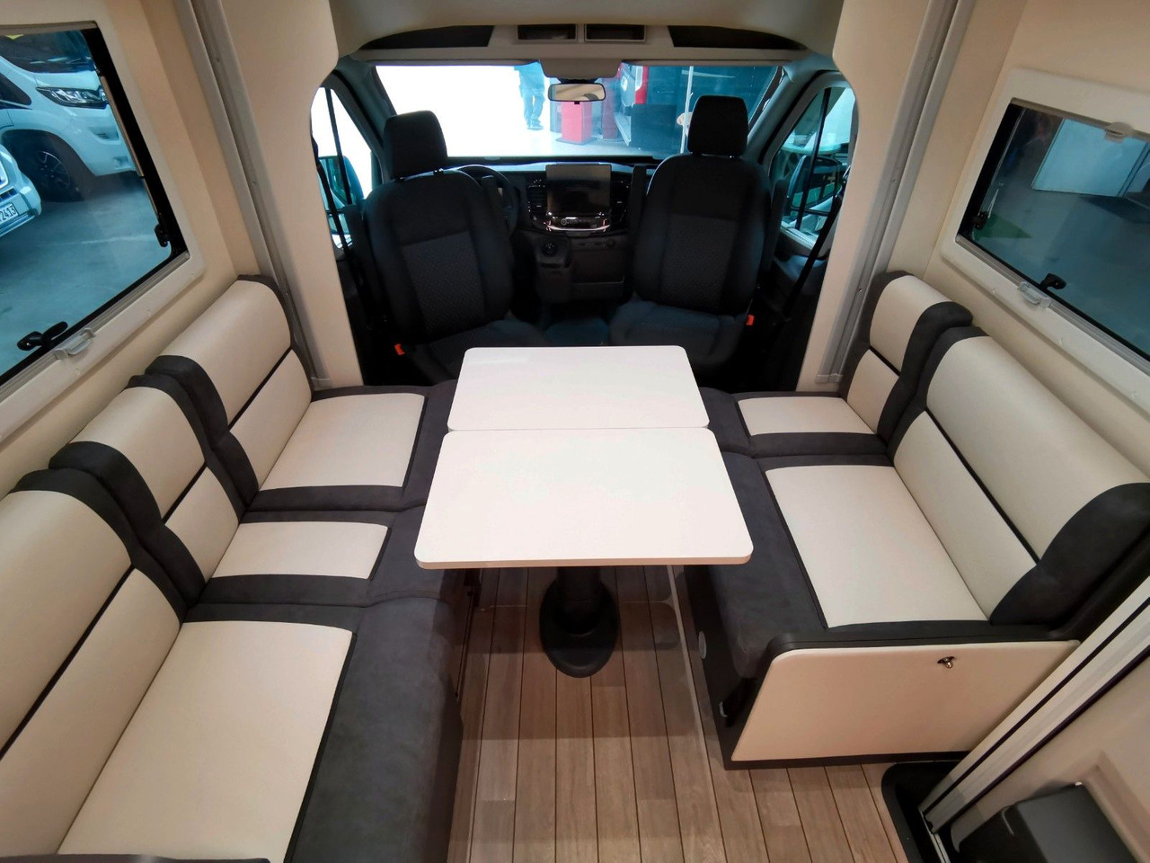 Teilintegriertes Wohnmobil Forster T 639 LF COUPÉ /-2025- /165PS / XXL - HUBBETT: das Bild 13