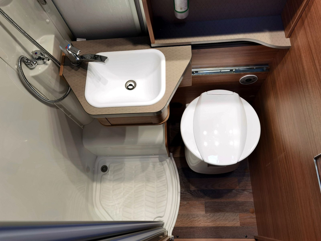 Teilintegriertes Wohnmobil Weinsberg CARACOMPACT 600 MEG EDITION PEPPER /-MODELL 2025: das Bild 21 Teilintegriertes Wohnmobil Weinsberg CARACOMPACT 600 MEG EDITION PEPPER /-MODELL 2025: das Bild 21