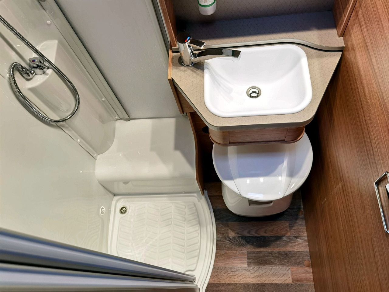 Teilintegriertes Wohnmobil Weinsberg CARACOMPACT 600 MEG EDITION PEPPER /-MODELL 2025: das Bild 22 Teilintegriertes Wohnmobil Weinsberg CARACOMPACT 600 MEG EDITION PEPPER /-MODELL 2025: das Bild 22