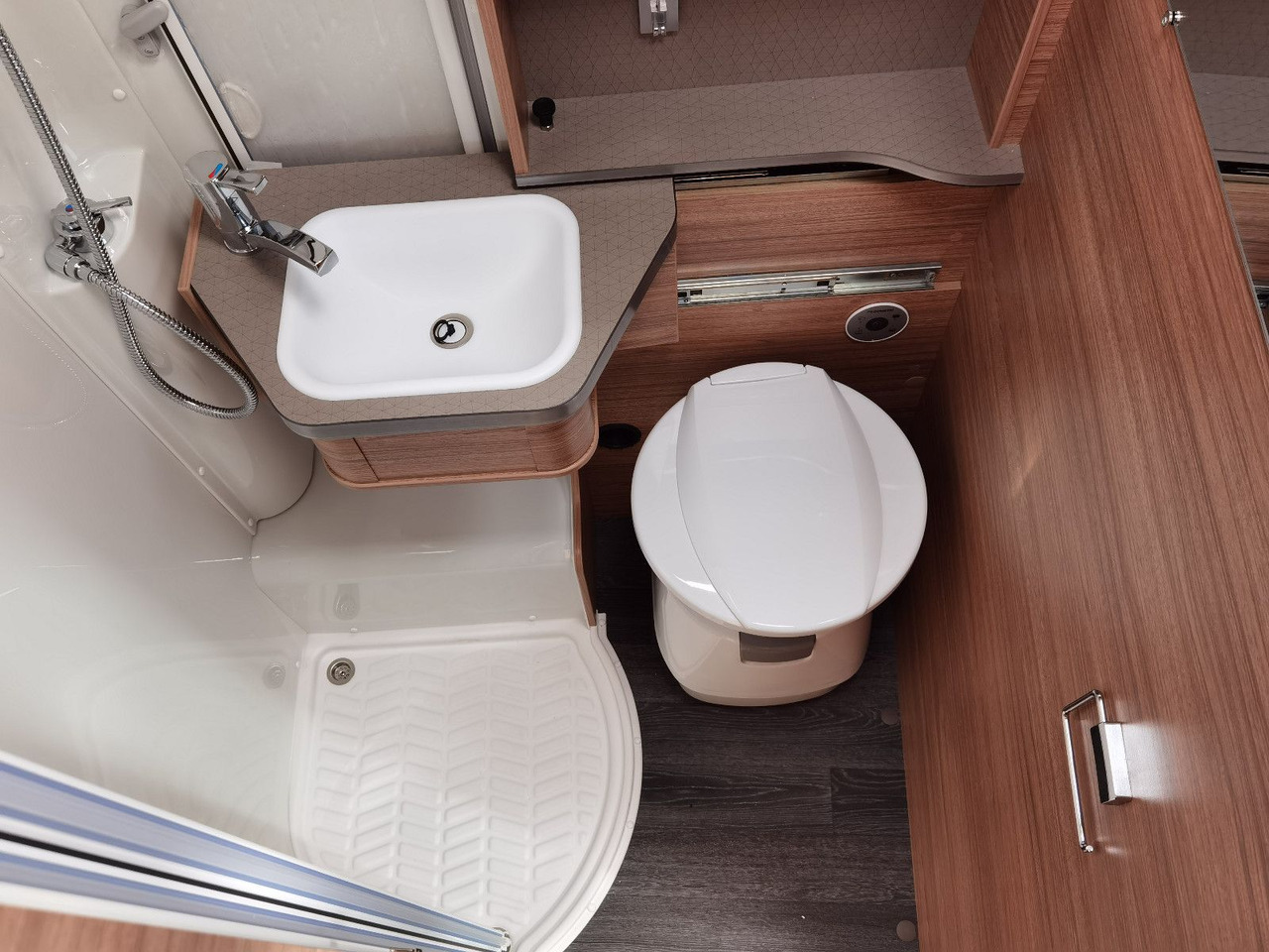 NEU: Teilintegriertes Wohnmobil Weinsberg CARACOMPACT 640 MEG EDITION-PEPPER /-MODELL 2025 Weinsberg CARACOMPACT 640 MEG EDITION-PEPPER /-MODELL 2025: das Bild 20