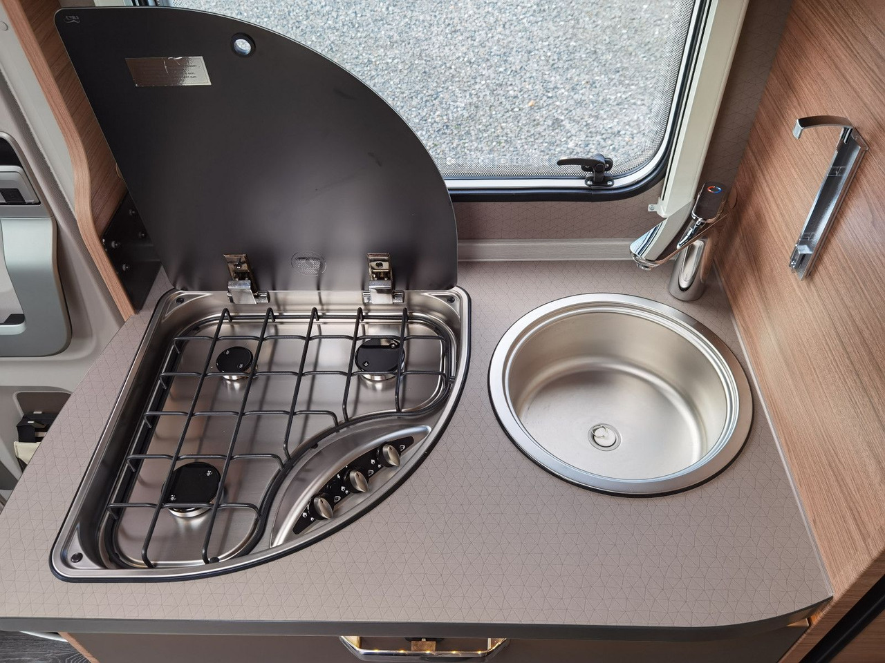 NEU: Teilintegriertes Wohnmobil Weinsberg CARACOMPACT 640 MEG EDITION-PEPPER /-MODELL 2025 Weinsberg CARACOMPACT 640 MEG EDITION-PEPPER /-MODELL 2025: das Bild 16