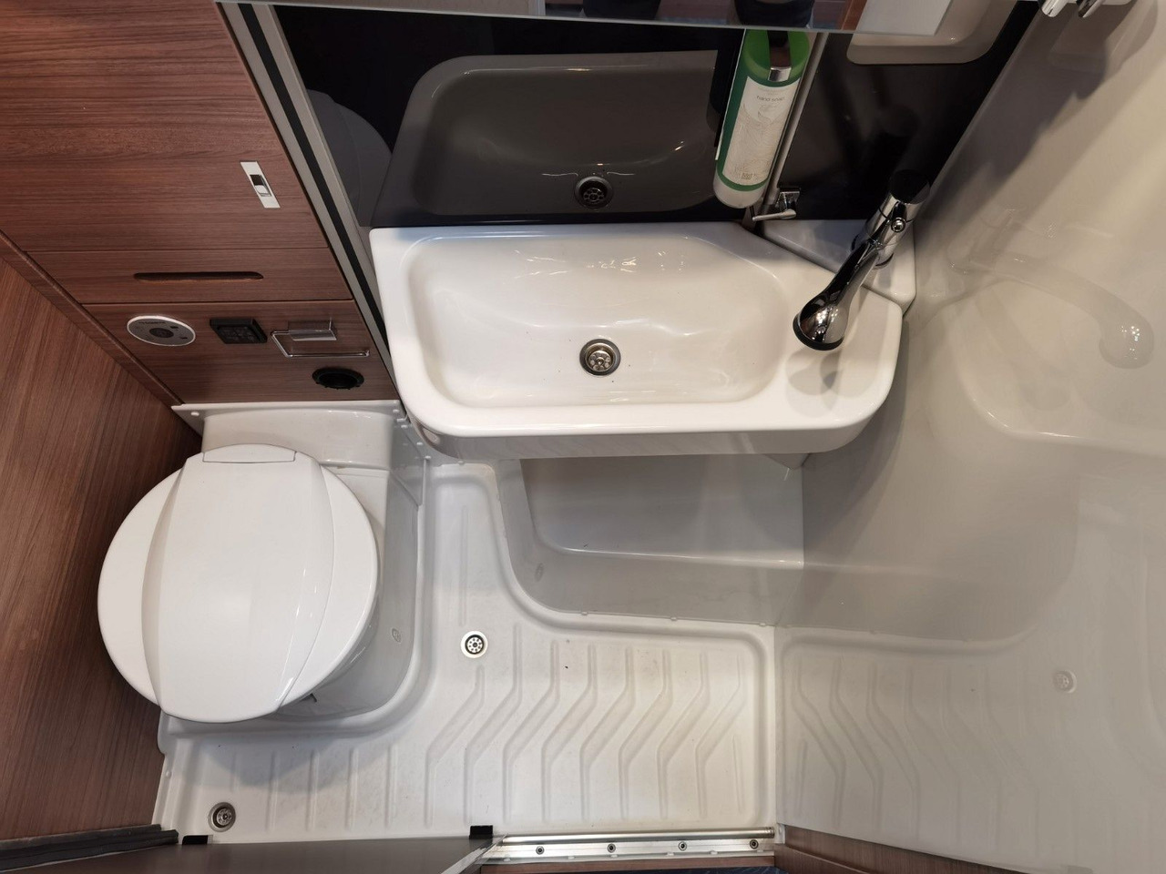 Teilintegriertes Wohnmobil Weinsberg X-CURSION CUV 500 LT PEPPER EDITION / 150PS-DSG: das Bild 24 Teilintegriertes Wohnmobil Weinsberg X-CURSION CUV 500 LT PEPPER EDITION / 150PS-DSG: das Bild 24