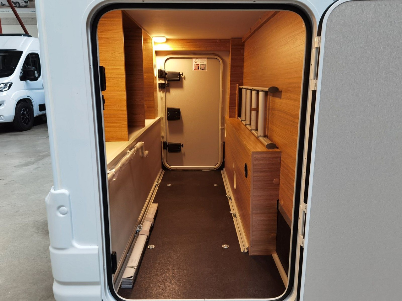 Teilintegriertes Wohnmobil Weinsberg X-CURSION CUV 500 MQ PEPPER ED./-2024-/150PS-DSG: das Bild 8