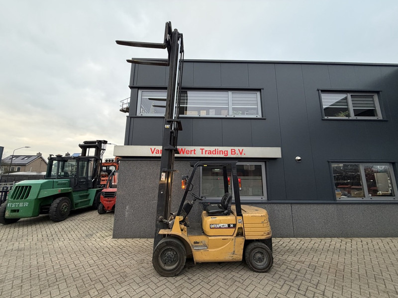 Caterpillar FD30 - Dieselstapler: das Bild 5 Caterpillar FD30 - Dieselstapler: das Bild 5