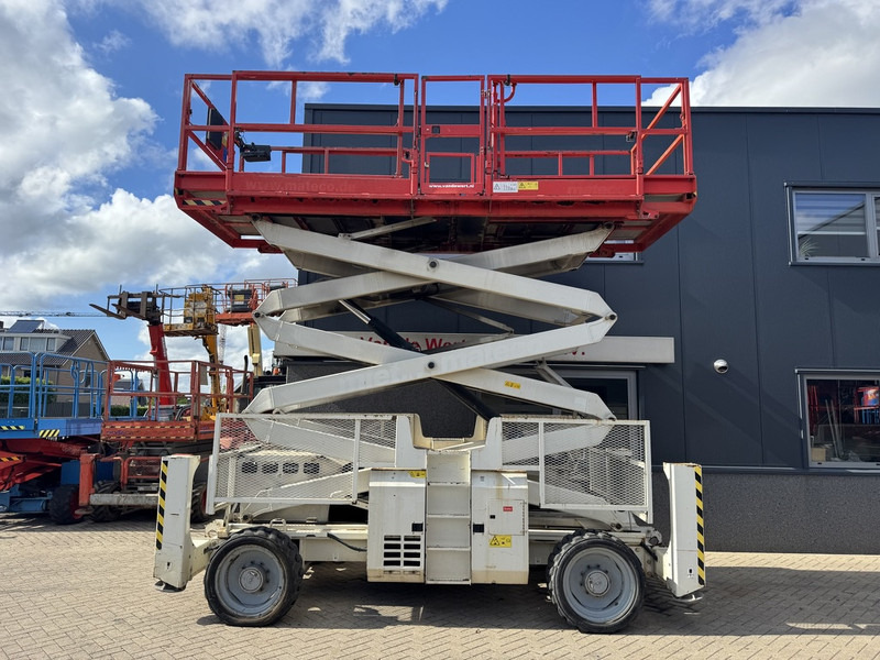 Scherenbühne Genie GS 3390 RT  Schaarhoogwerker / Scissor Lift / Arbeitsbuhne 12mtr werkhoogte 4x4 Deutz DIESEL 2013: das Bild 7