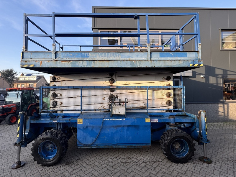 Holland lift Combistar B-195DL25 Schaarhoogwerker 22M Werkhoogte Hatz Diesel 4X4 2003 - Scherenbühne: das Bild 2 Holland lift Combistar B-195DL25 Schaarhoogwerker 22M Werkhoogte Hatz Diesel 4X4 2003 - Scherenbühne: das Bild 2