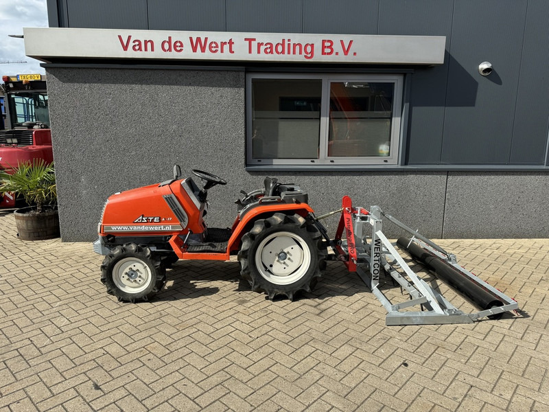 Kleintraktor Kubota mini tractor KUBOTA ASTE 17D 4x4 zijschakeling Met Pistesleep/ Manegevlakker 200CM DIESEL Demo: das Bild 1