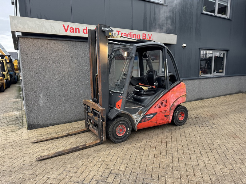 Linde H25T-02 Triplo 550 Freelift / Sideshift / Vorkversteller LPG 2013 - Treibgasstapler: das Bild 2 Linde H25T-02 Triplo 550 Freelift / Sideshift / Vorkversteller LPG 2013 - Treibgasstapler: das Bild 2