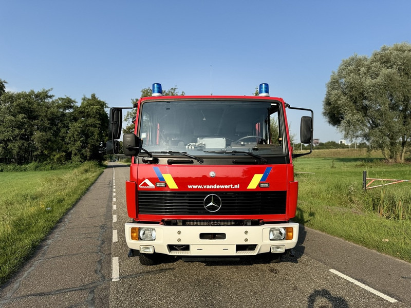 Mercedes-Benz 1124 - Feuerwehrfahrzeug: das Bild 3 Mercedes-Benz 1124 - Feuerwehrfahrzeug: das Bild 3