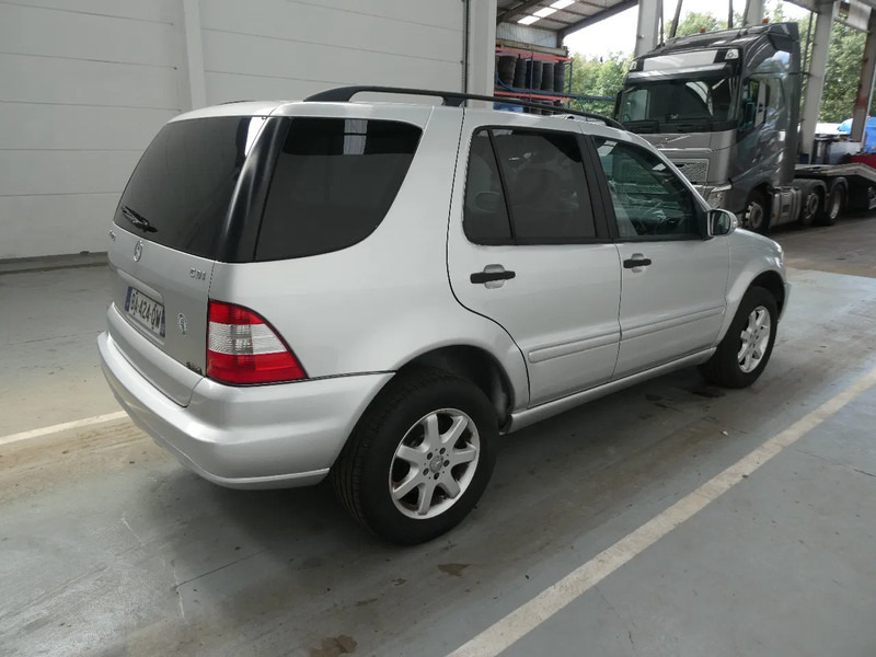 Mercedes-Benz M-Klasse ML 270 CDI 4x4 - SUV/ Geländewagen: das Bild 5 Mercedes-Benz M-Klasse ML 270 CDI 4x4 - SUV/ Geländewagen: das Bild 5