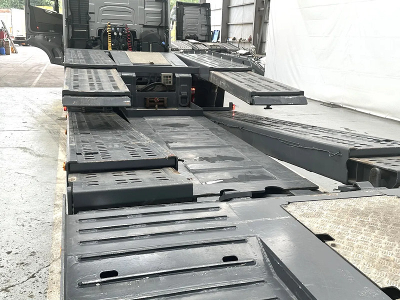 VS MONT FH 13.460 VSA T02 extensible met/avec/with VOLVO FH 460 Globetrotter / 6x2 / VEB / EURO 6 / PTO - Tieflader Auflieger: das Bild 4 VS MONT FH 13.460 VSA T02 extensible met/avec/with VOLVO FH 460 Globetrotter / 6x2 / VEB / EURO 6 / PTO - Tieflader Auflieger: das Bild 4