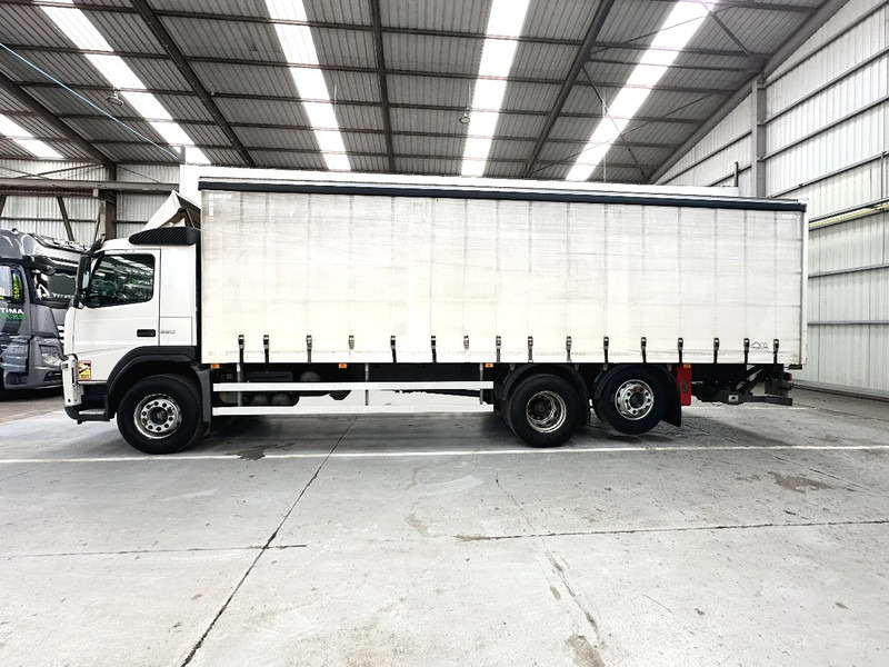 Volvo FM 330 / Essieu relevable et directionnel / Steerable lift axle / Lift as en stuuras - Plane LKW: das Bild 2 Volvo FM 330 / Essieu relevable et directionnel / Steerable lift axle / Lift as en stuuras - Plane LKW: das Bild 2