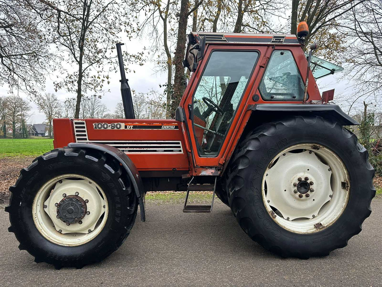 1988 FIAT 100-90 DT ALL-WHEEL DRIVE AGRICULTURAL TRACTOR - Traktor: das Bild 2 1988 FIAT 100-90 DT ALL-WHEEL DRIVE AGRICULTURAL TRACTOR - Traktor: das Bild 2