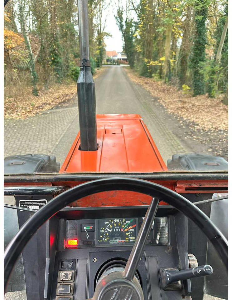 1988 FIAT 100-90 DT ALL-WHEEL DRIVE AGRICULTURAL TRACTOR - Traktor: das Bild 5 1988 FIAT 100-90 DT ALL-WHEEL DRIVE AGRICULTURAL TRACTOR - Traktor: das Bild 5