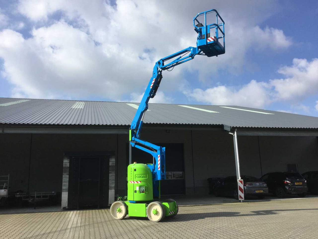 1999 GROVE AMZ 30 NEU AERIAL PLATFORM - Arbeitsbühne: das Bild 1 1999 GROVE AMZ 30 NEU AERIAL PLATFORM - Arbeitsbühne: das Bild 1